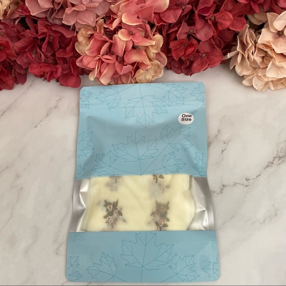 Sheer White Seamless Pantyhose with Delicate White Flowers and Green Leaves - Picture 15 of 16